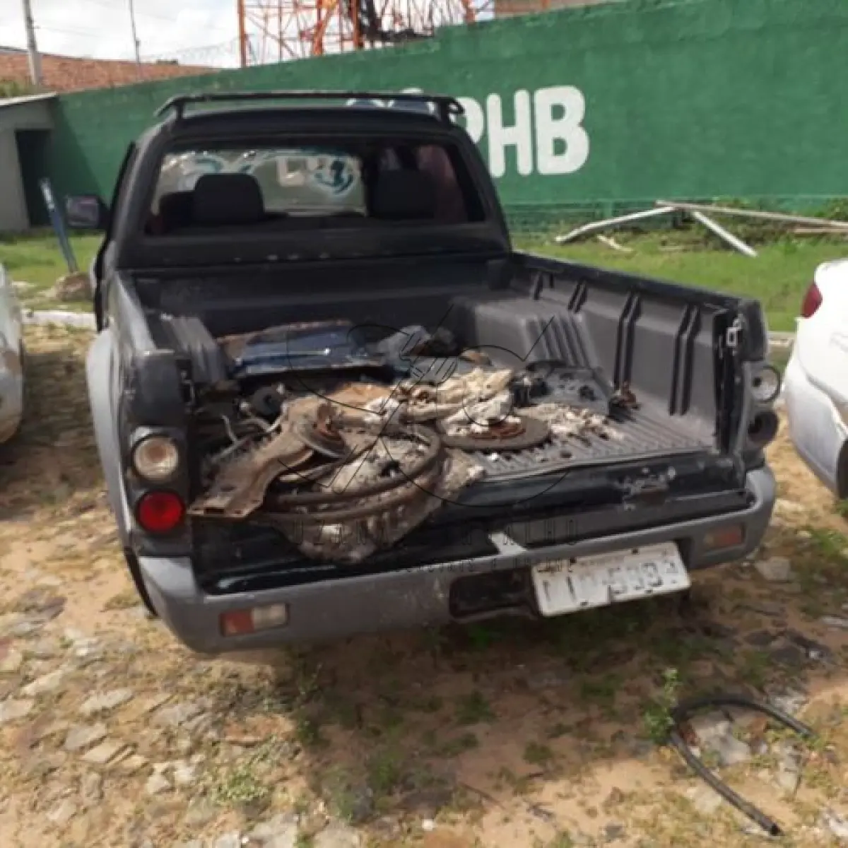 LOTE 010 - SUCATA MITSUBISHI L 200