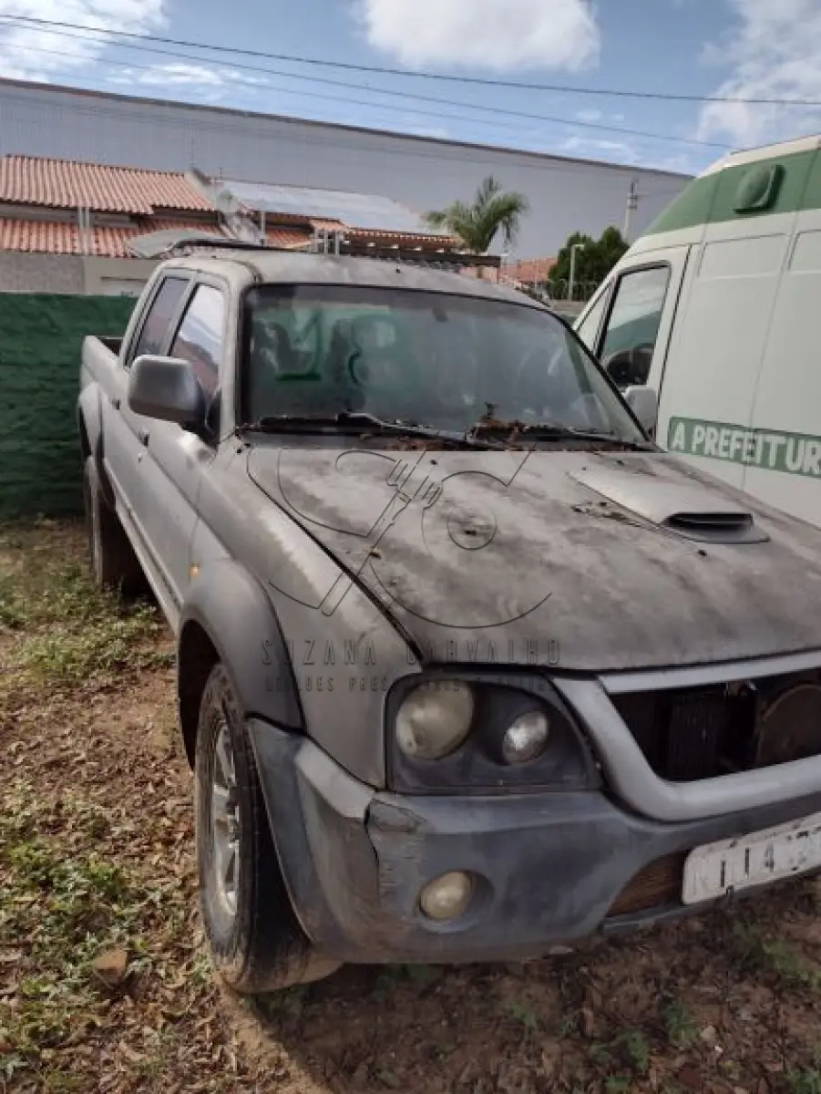 LOTE 018 - MITSUBISHI L200 MMC OUTDOOR