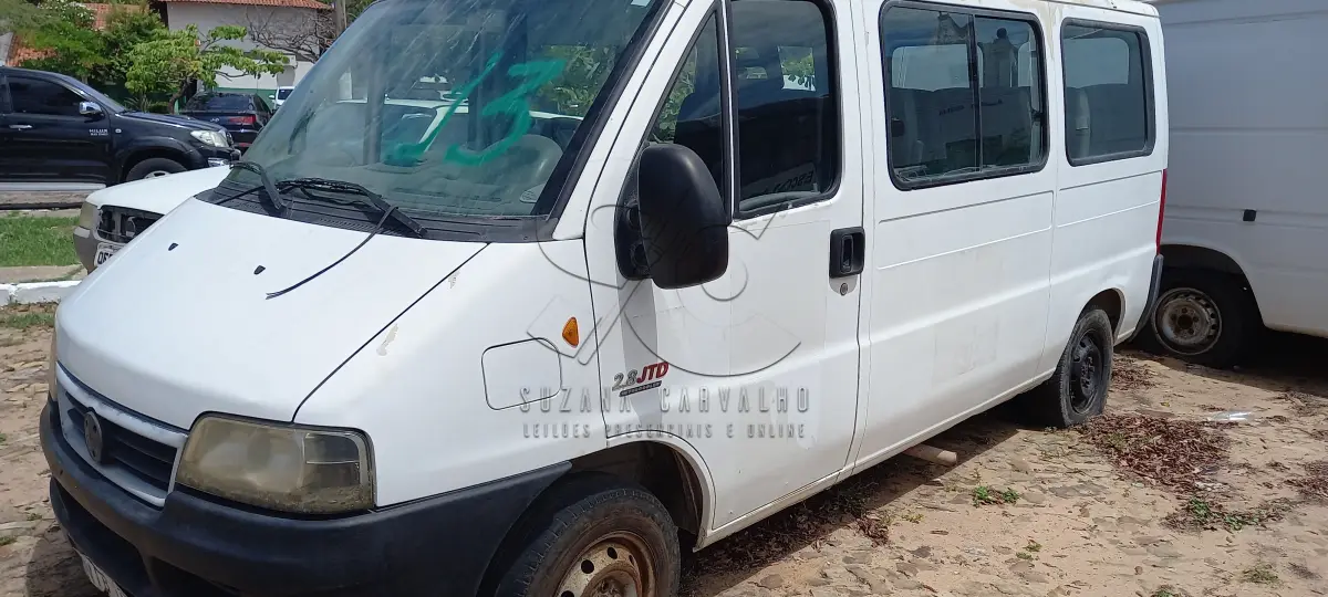 LOTE 013 - AMBULÂNCIA FIAT DUCATO