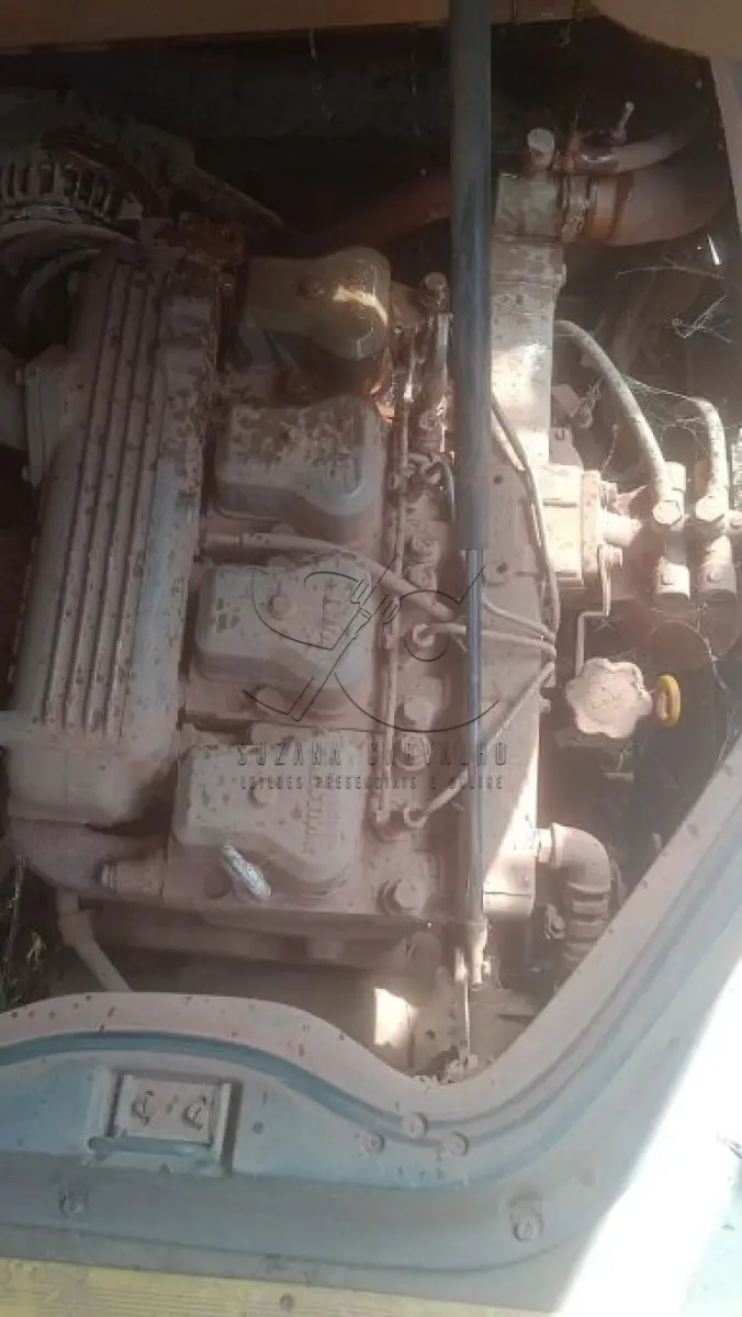 LOTE 015 - Micro-Ônibus escolar, Marcopolo/Volare V8L, a diesel, cor amarela, Placa OED-0002, ano fab/mod. 2011/2012, chassi 93PB51G1MCC040968, Renavam 506207552. (Transferência por Declaração - S/CRV). DPVAT R$ 8,08