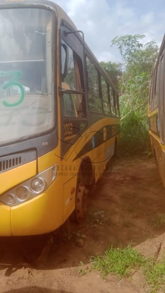 LOTE 013 - VW/ 15.190, Ônibus escolar, cor amarela, placa OUD-8548, a diesel, ano fab/mod. 2012/2013, chassi 9532E82WXDR307635, Renavam 506205657 (Transferência por Declaração - S/CRV). DPVAT 8,08 + MULTAS 85,12