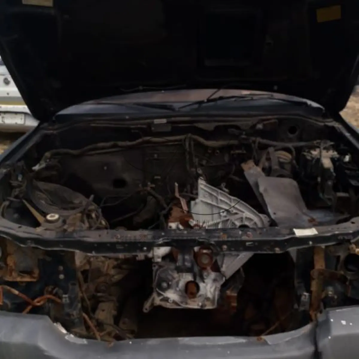 LOTE 010 - SUCATA MITSUBISHI L 200