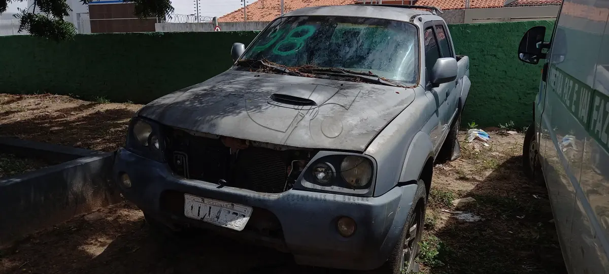 LOTE 018 - MITSUBISHI L200 MMC OUTDOOR