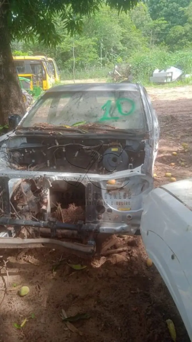 LOTE 010 - Sucata Mitisubishi, MMC/Triton L200, cor prata, (Sem documentação para transferência, por ser sucata).