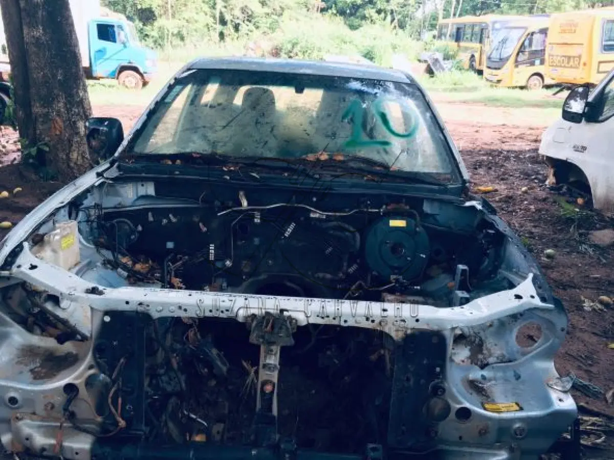 LOTE 010 - Sucata Mitisubishi, MMC/Triton L200, cor prata, (Sem documentação para transferência, por ser sucata).