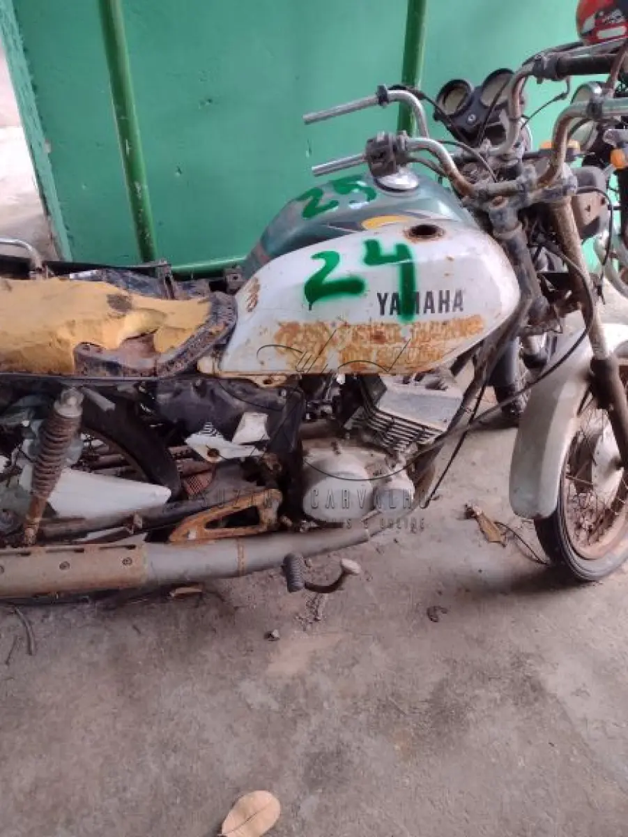 LOTE 024 - SUCATA MOTO YAMAHA