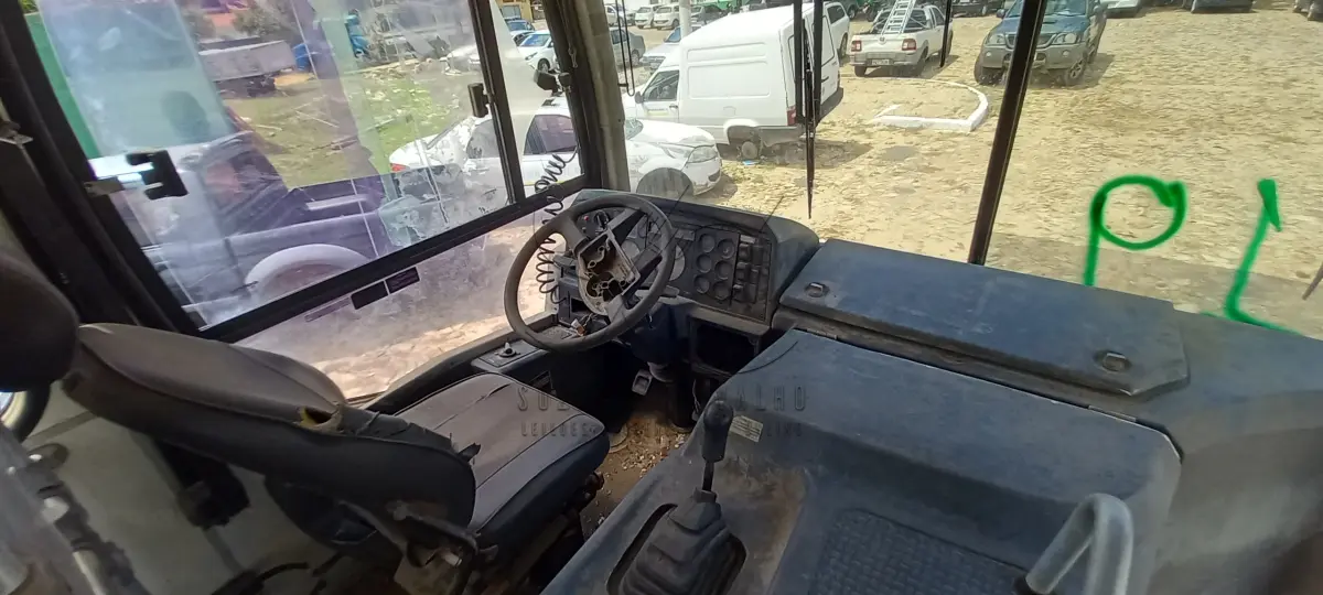 LOTE 019 - ÔNIBUS VW COMIL SVELTON