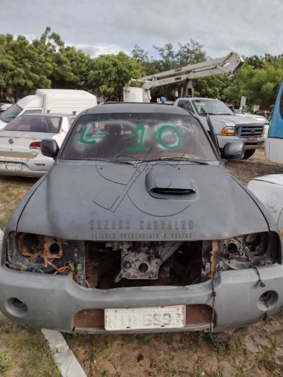 LOTE 010 - SUCATA MITSUBISHI L 200