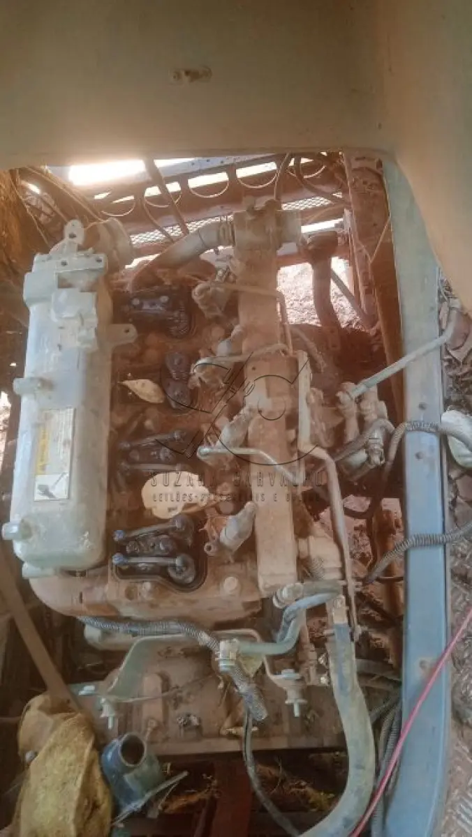 LOTE 009 - Sucata Ônibus escolar, cor amarela, VW mod. 15-190. (Sem documentação para transferência, por ser sucata).