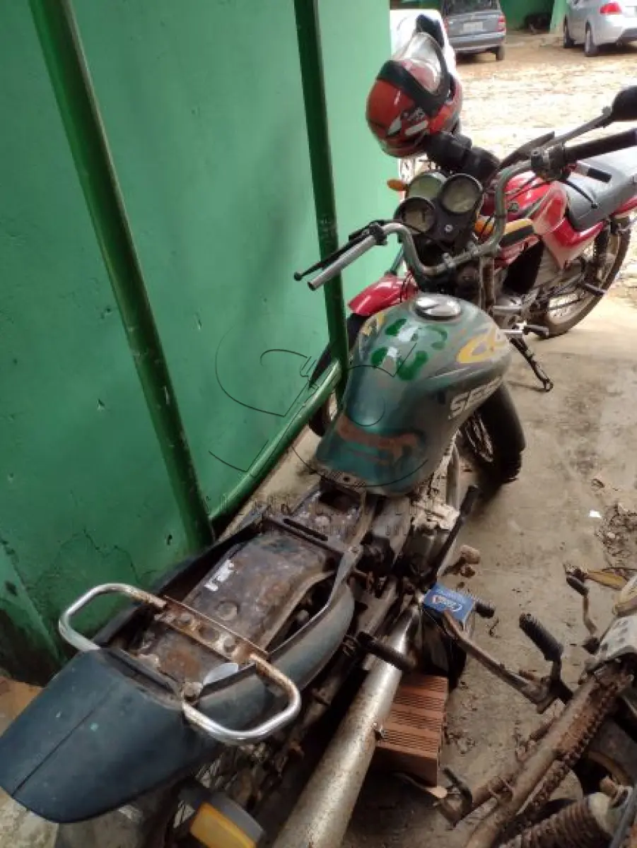 LOTE 025 - SUCATA MOTO HONDA CG 125 TITAN