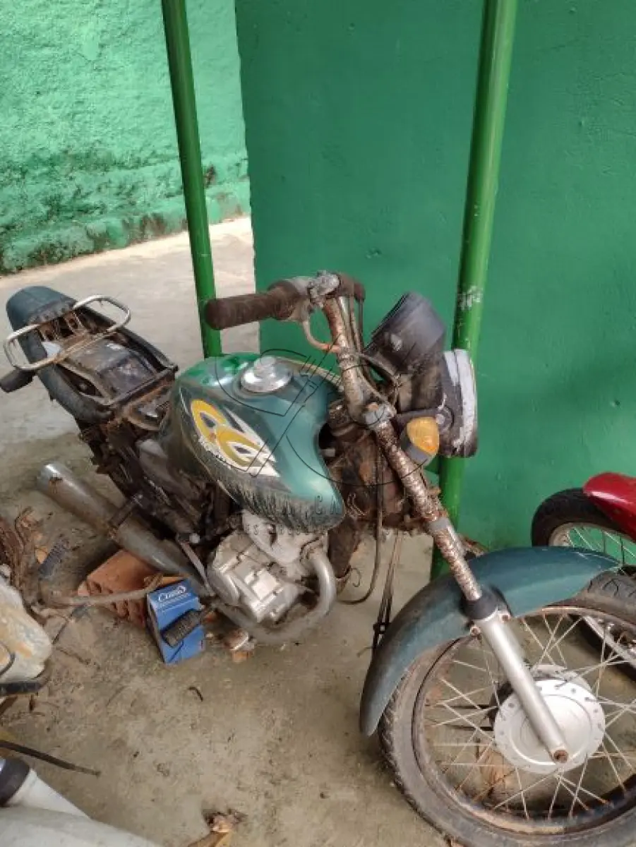 LOTE 025 - SUCATA MOTO HONDA CG 125 TITAN