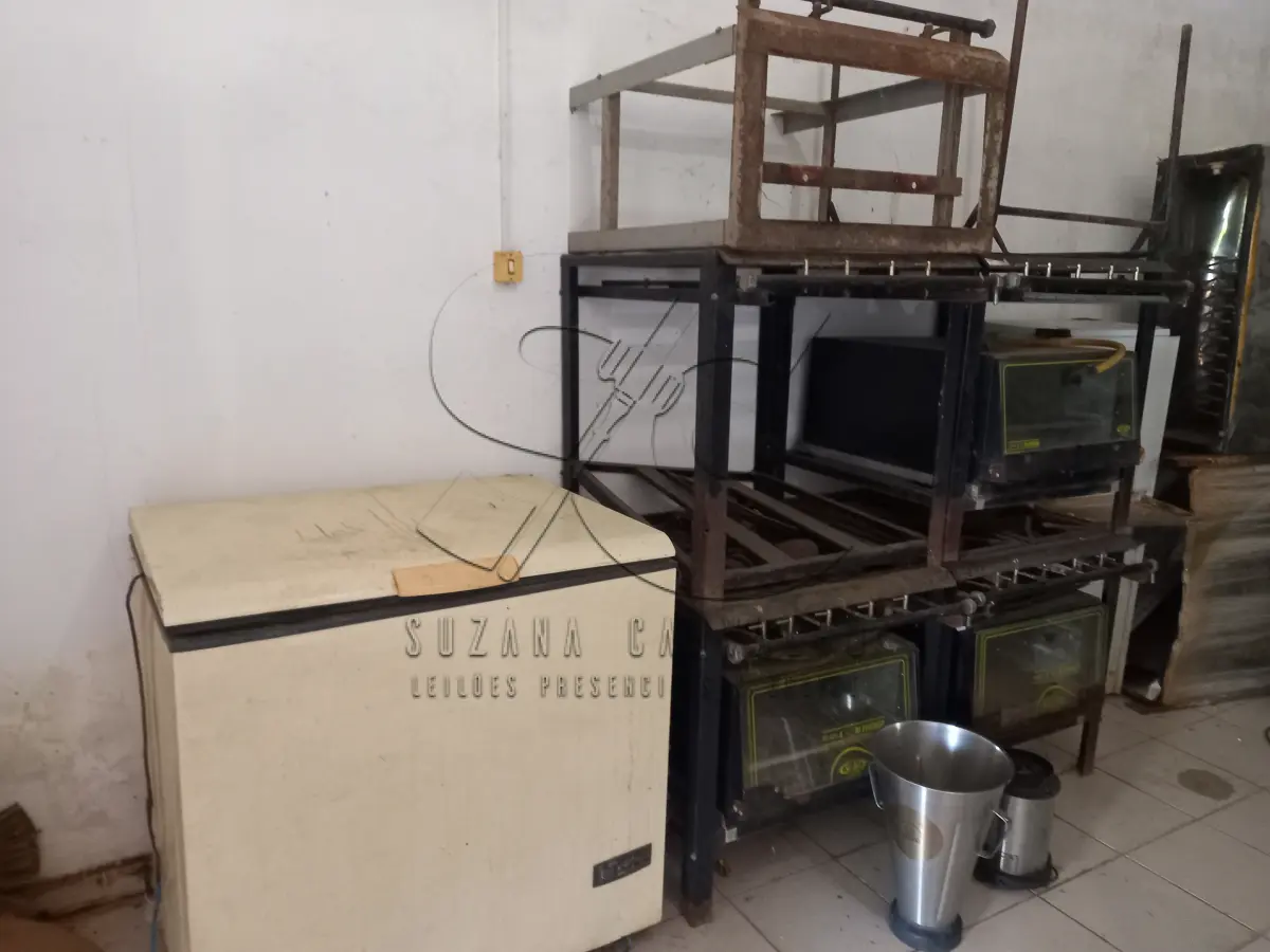 LOTE 001 - SUCATAS MOBILIÁRIOS