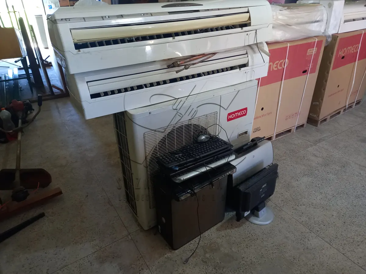 LOTE 006 - SUCATAS MOBILIÁRIOS