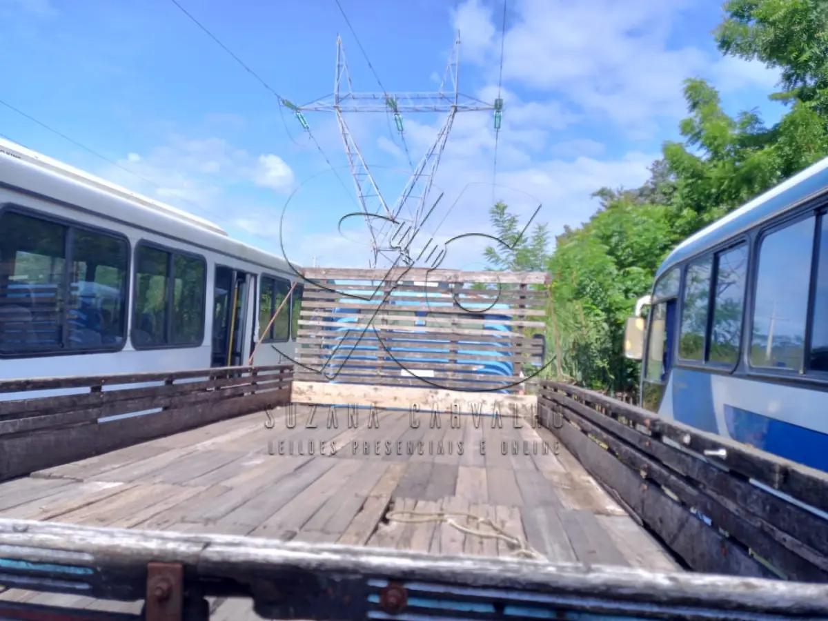 LOTE 003 - VEÍCULO MERCEDES BENZ