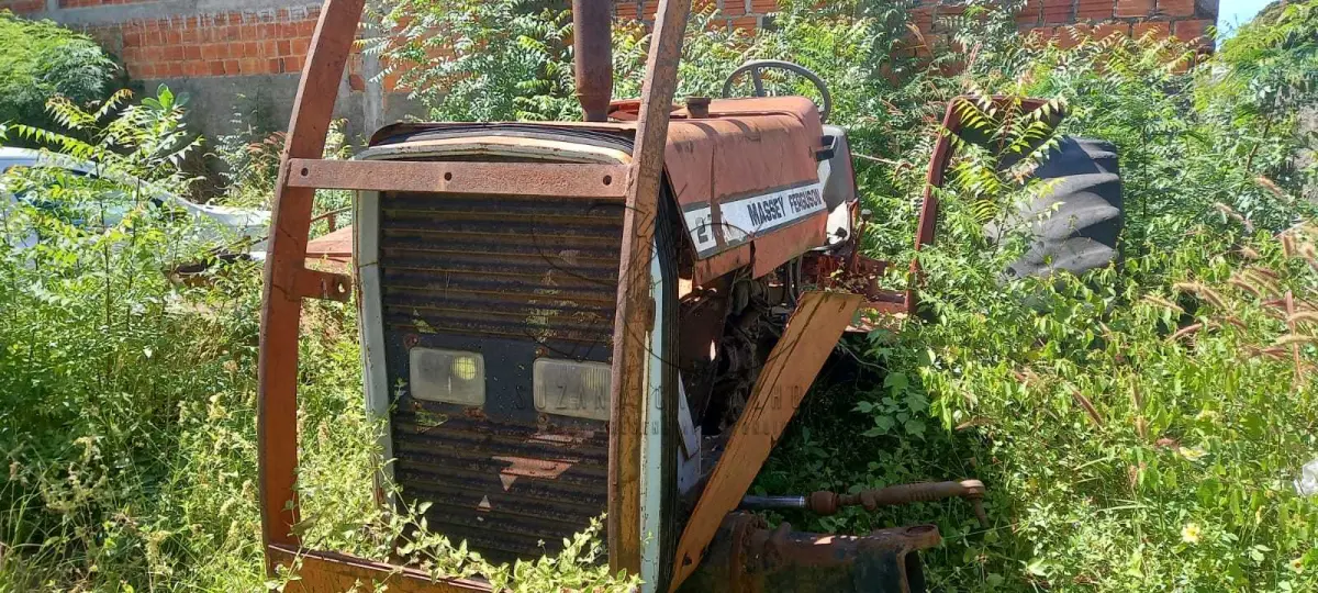 LOTE 011 - TRATOR, CAÇAMBA, COLETORA