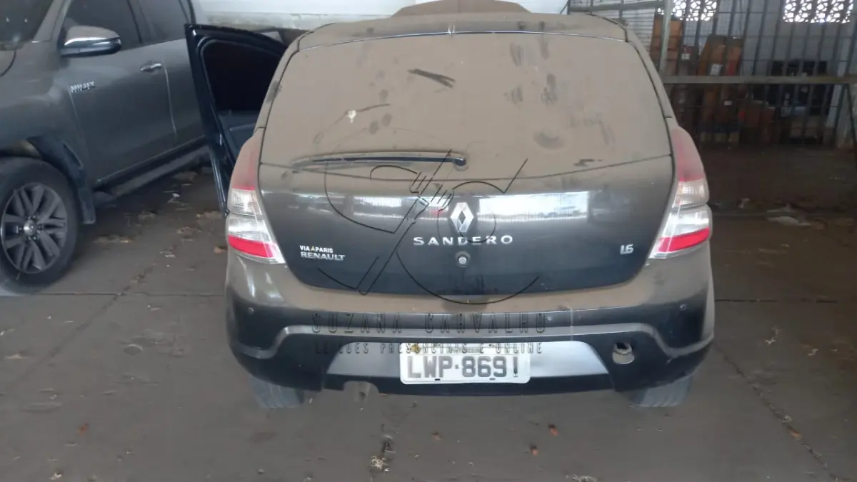 LOTE 001 - VEÍCULO RENAULT SANDERO