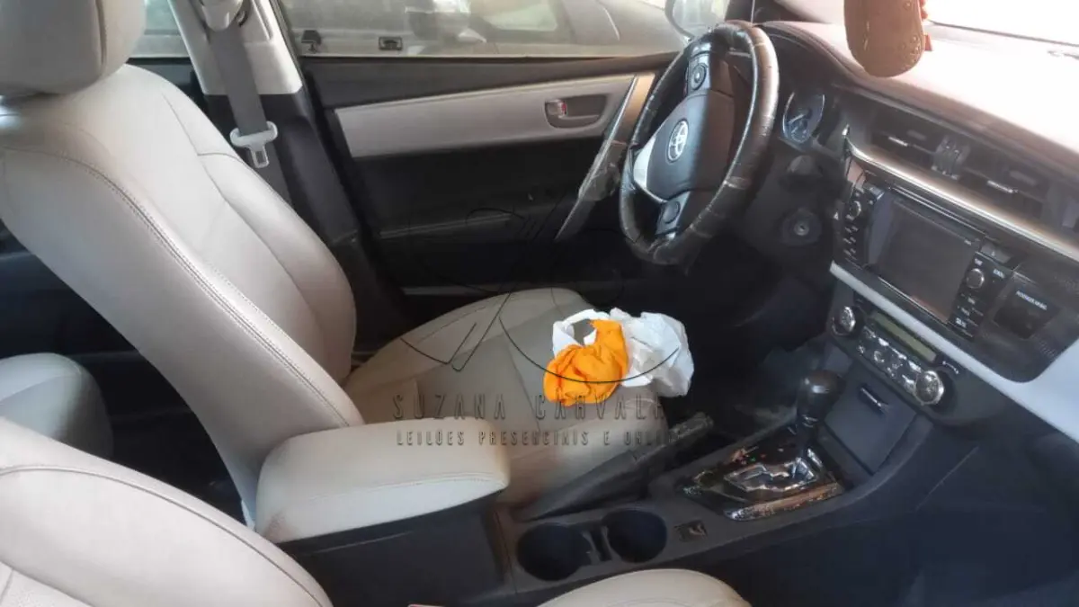 LOTE 002 - VEÍCULO TOYOTA