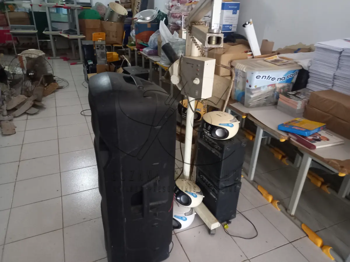 LOTE 005 - SUCATAS MOBILIÁRIOS