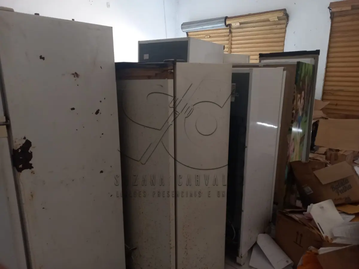 LOTE 004 - MOBILIÁRIOS