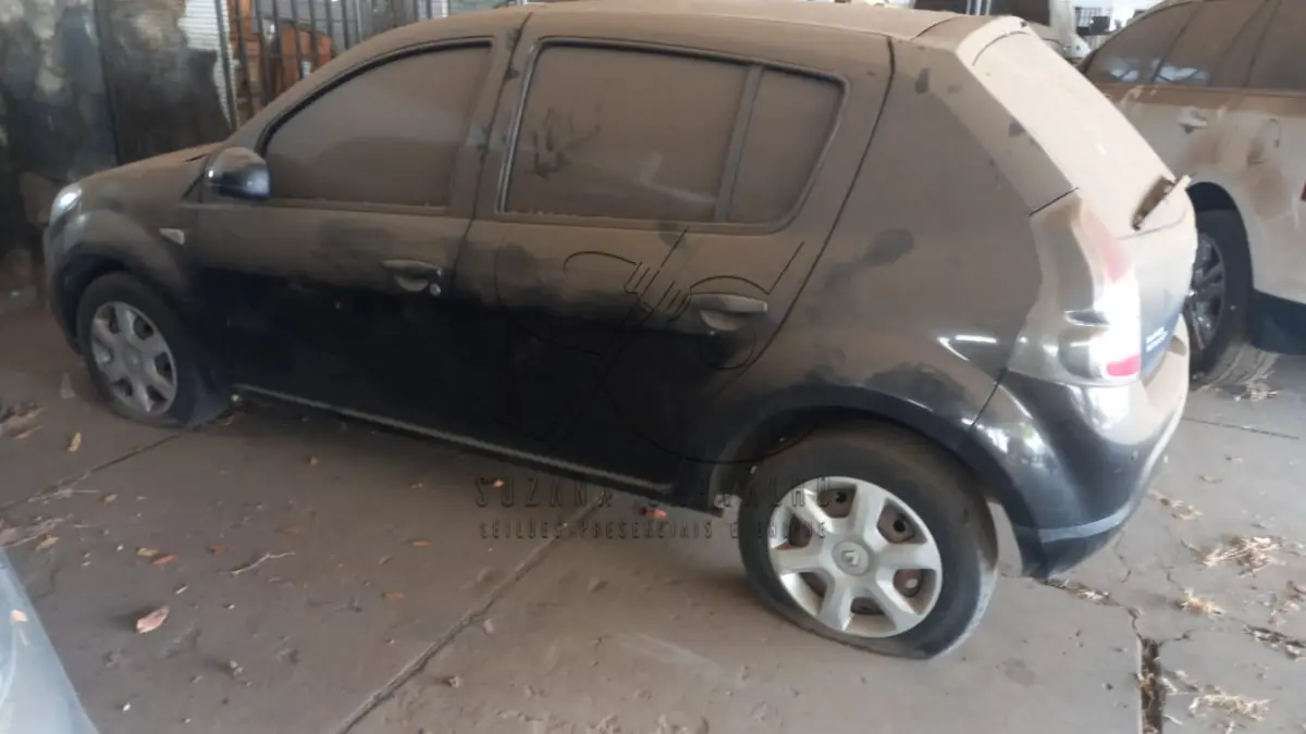 LOTE 001 - VEÍCULO RENAULT SANDERO