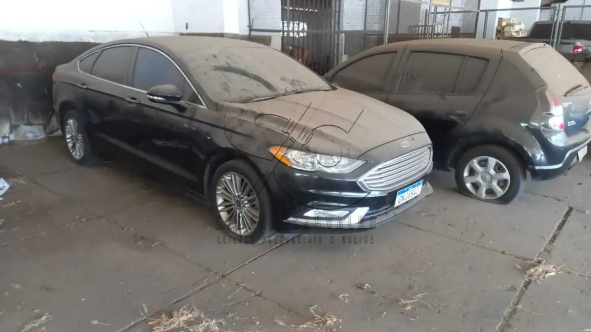 LOTE 001 - VEÍCULO FORD