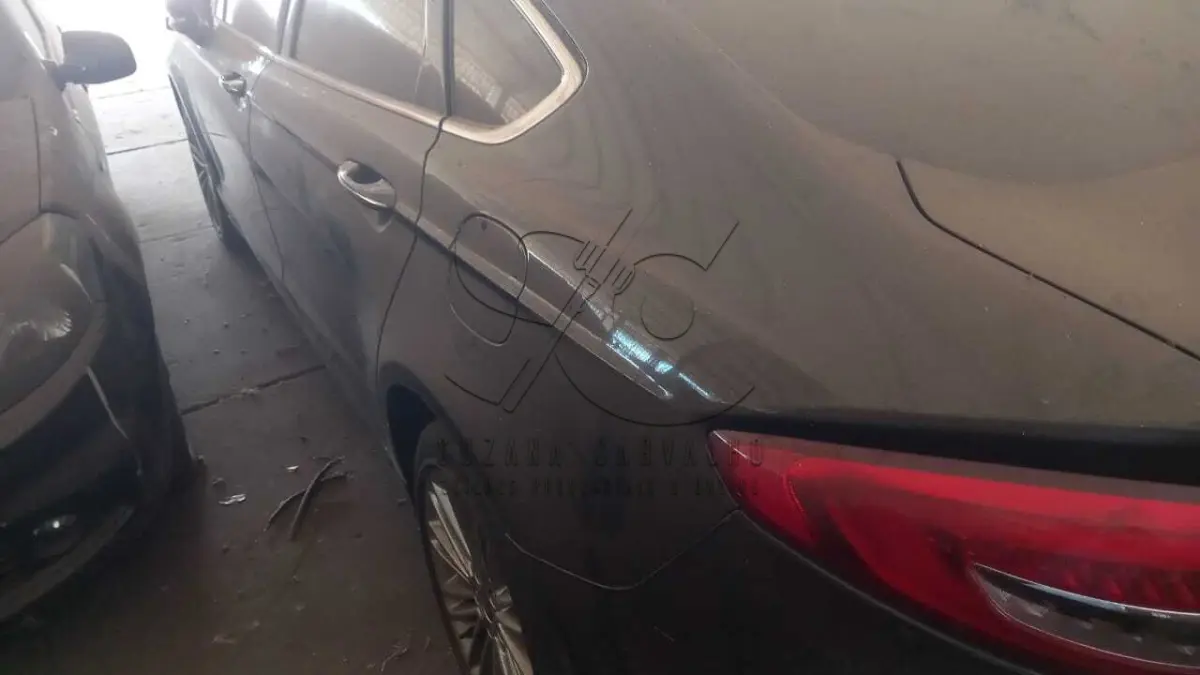 LOTE 001 - VEÍCULO FORD