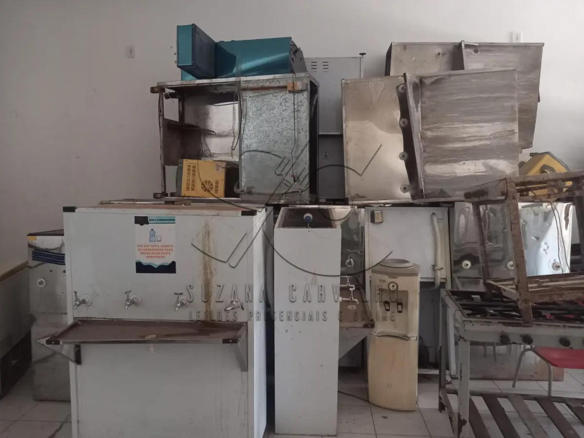 LOTE 001 - MOBILIÁRIOS