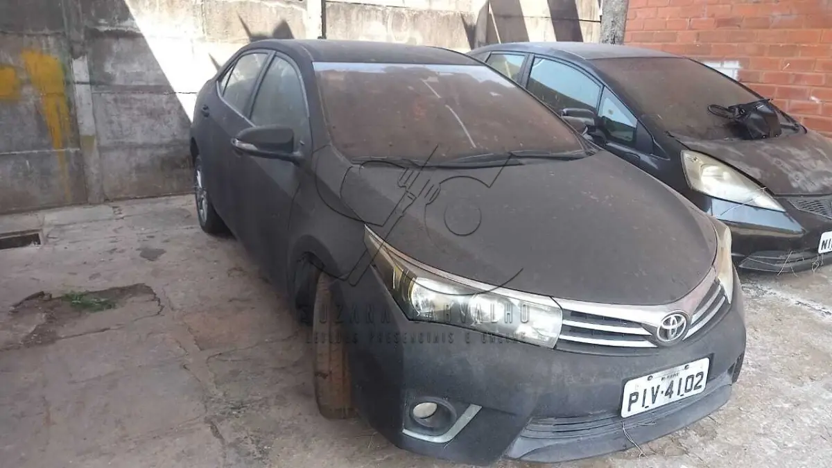 LOTE 002 - VEÍCULO TOYOTA