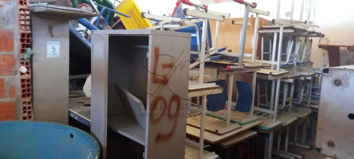 LOTE 009 - SUCATAS DIVERSAS