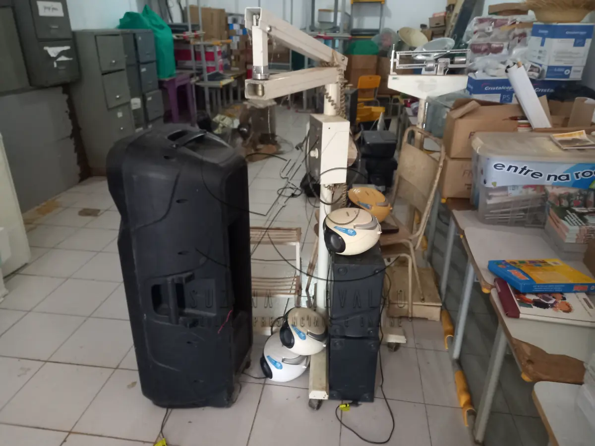 LOTE 005 - SUCATAS MOBILIÁRIOS