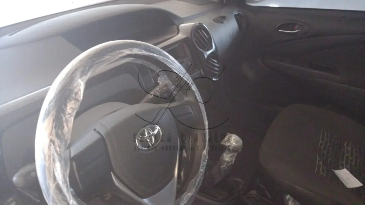 LOTE 003 - VEÍCULO TOYOTA ETIOS X 13L
