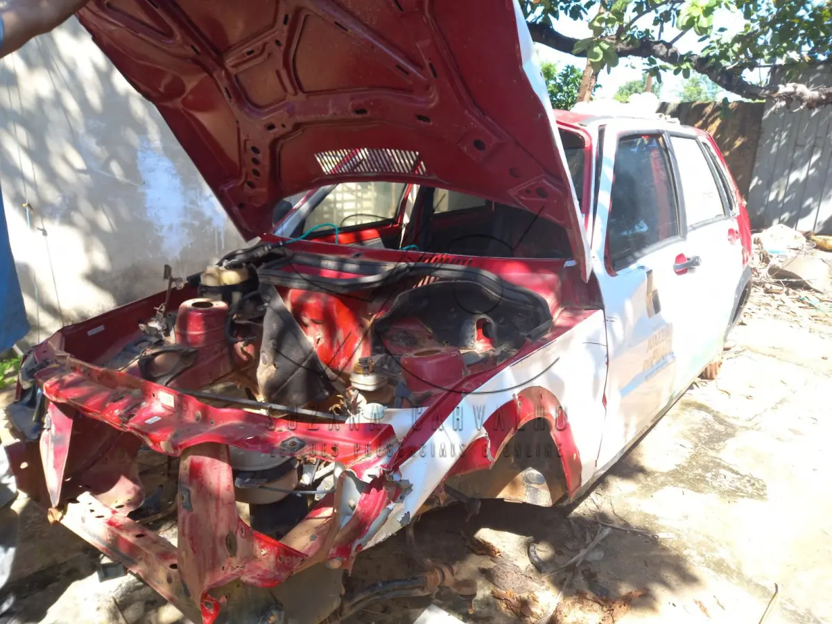 LOTE 010 - SUCATA FIAT UNO MILLE WAY