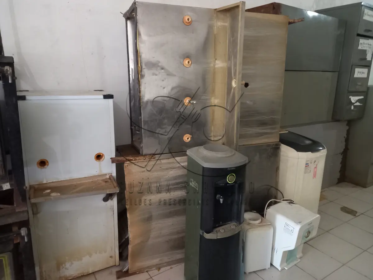 LOTE 002 - SUCATAS MOBILIÁRIOS