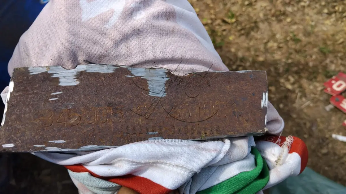 LOTE 001 - SUCATA M. BENZ