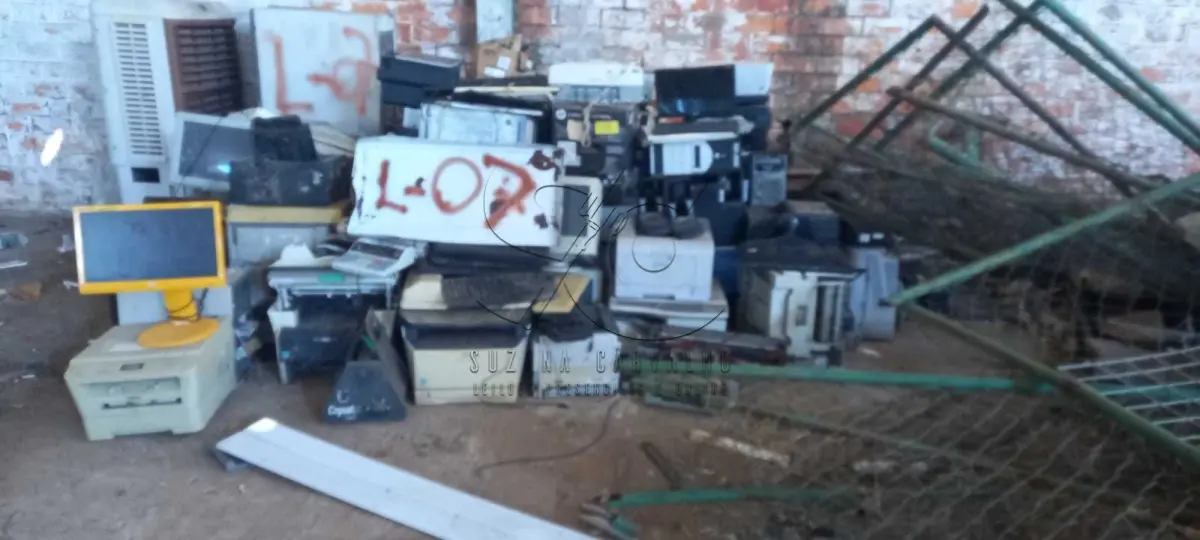 LOTE 007 - SUCATA MATERIAL INFORMÁTICA