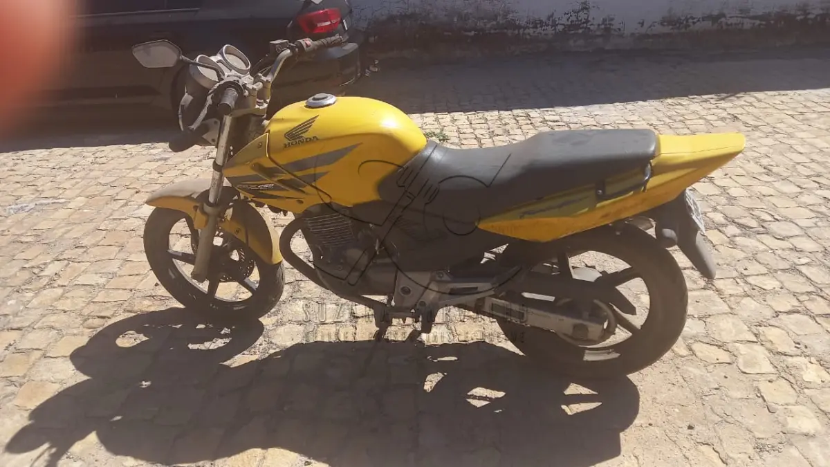 LOTE 001 - MOTO HONDA
