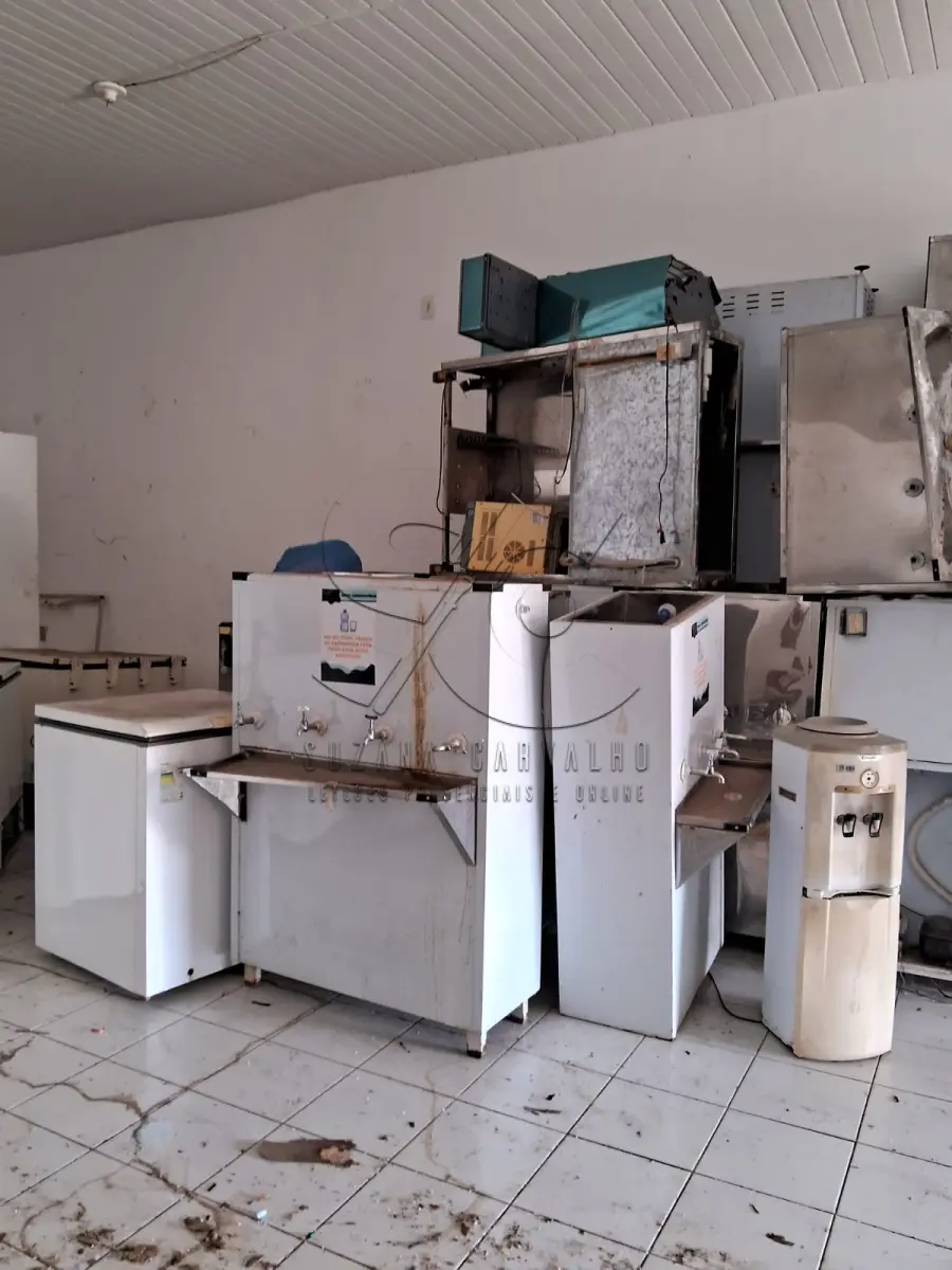 LOTE 001 - MOBILIÁRIOS