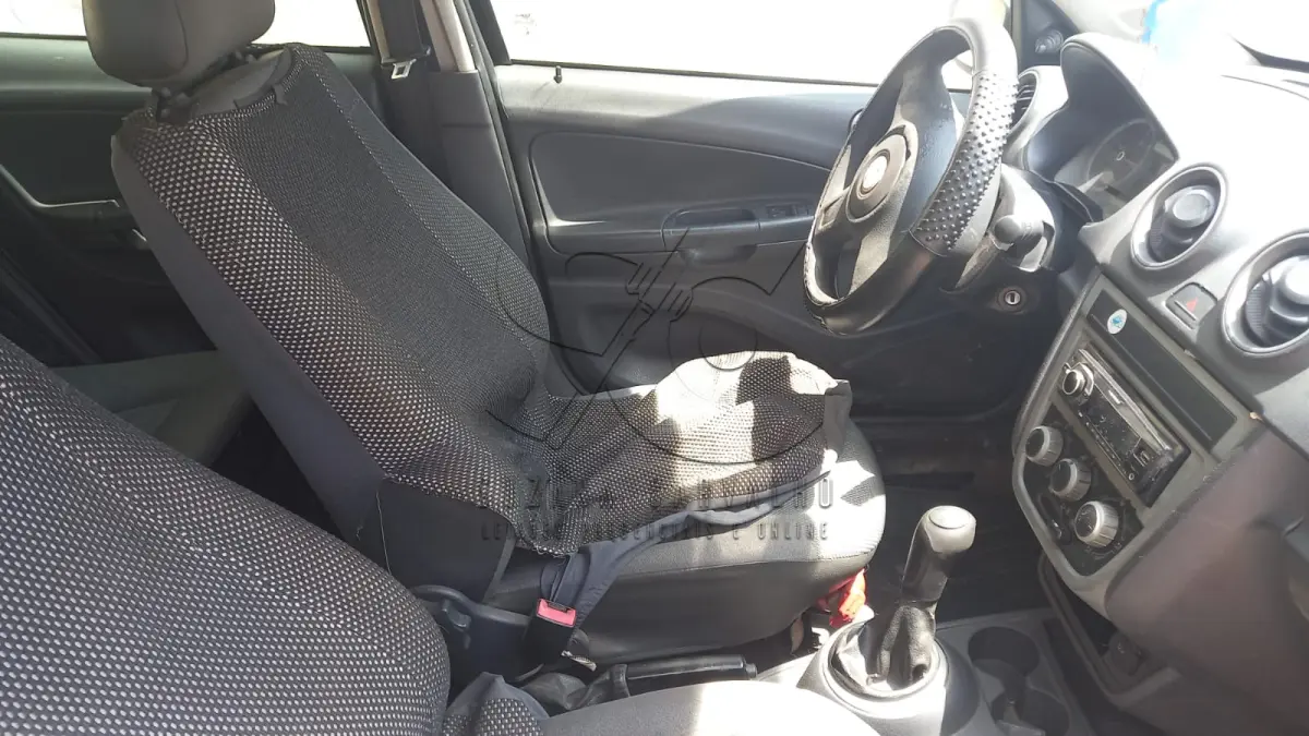 LOTE 004 - VEÍCULO VW