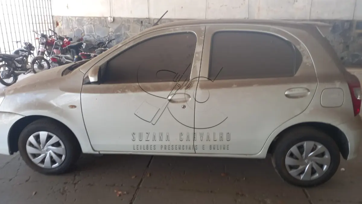 LOTE 003 - VEÍCULO TOYOTA ETIOS X 13L