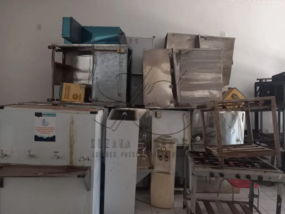 LOTE 001 - MOBILIÁRIOS