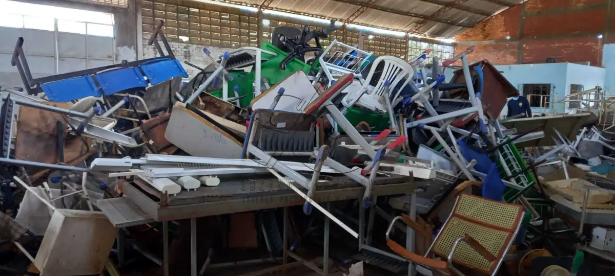 LOTE 006 - SUCATAS DIVERSAS