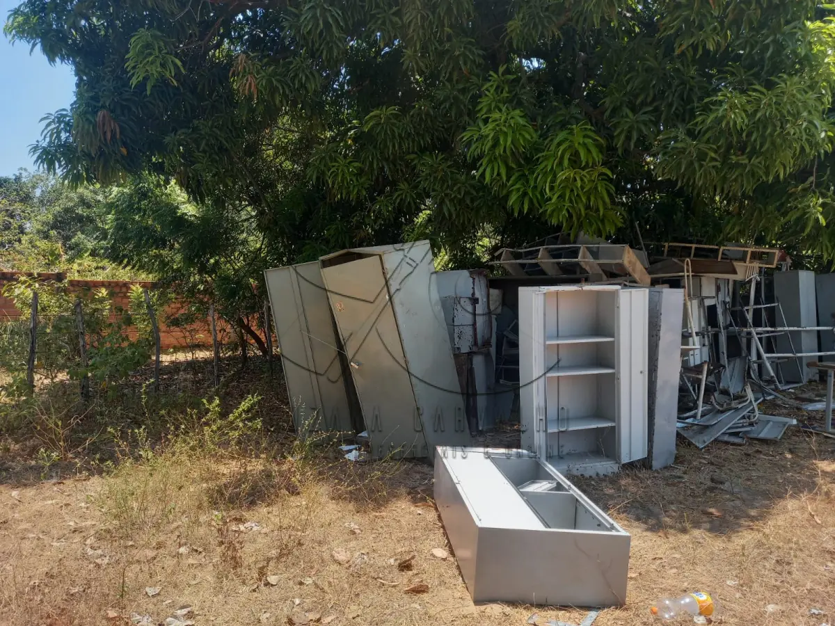 LOTE 008 -  MOBILIÁRIOS