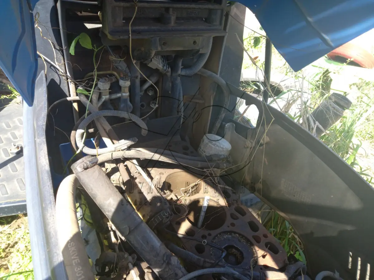 LOTE 013 - TRATOR NEW HOLLAND