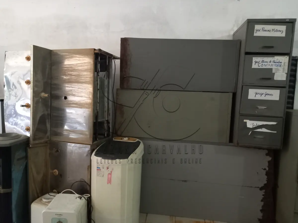 LOTE 002 - SUCATAS MOBILIÁRIOS