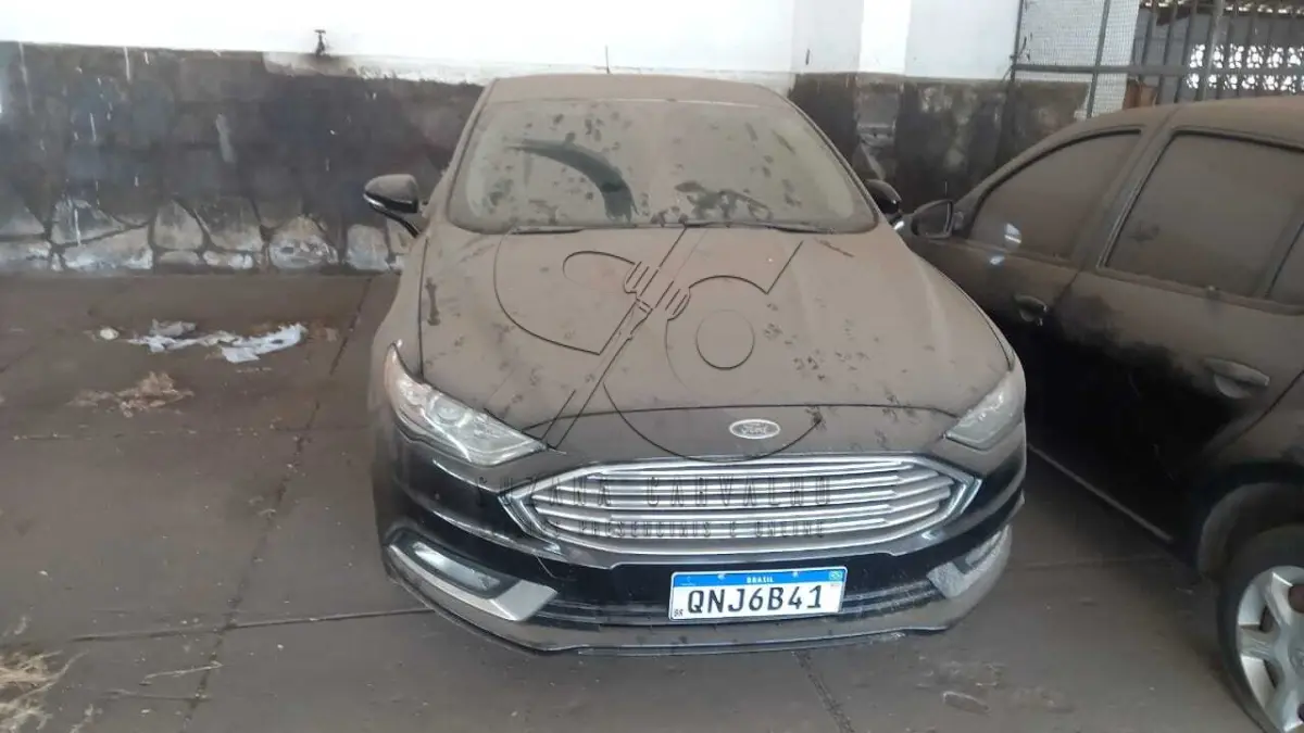 LOTE 001 - VEÍCULO FORD