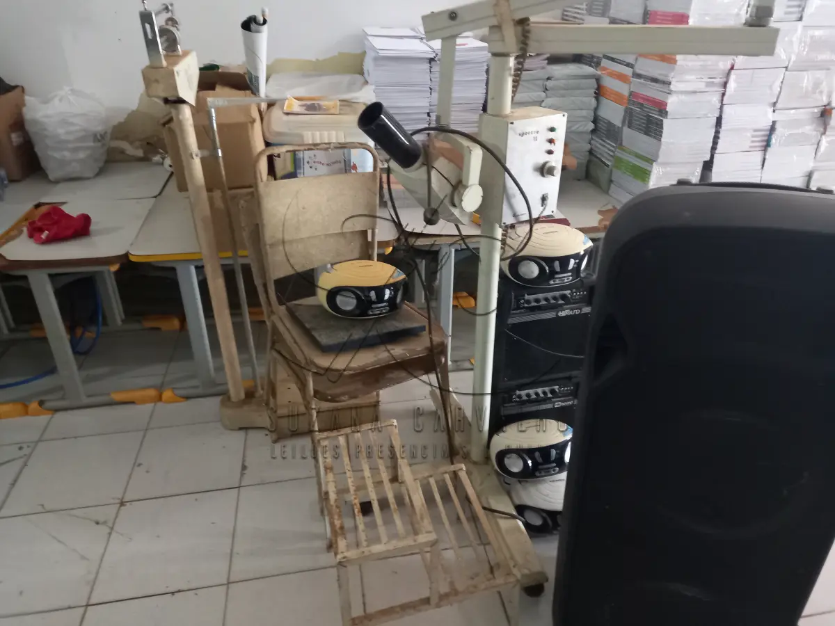 LOTE 005 - SUCATAS MOBILIÁRIOS