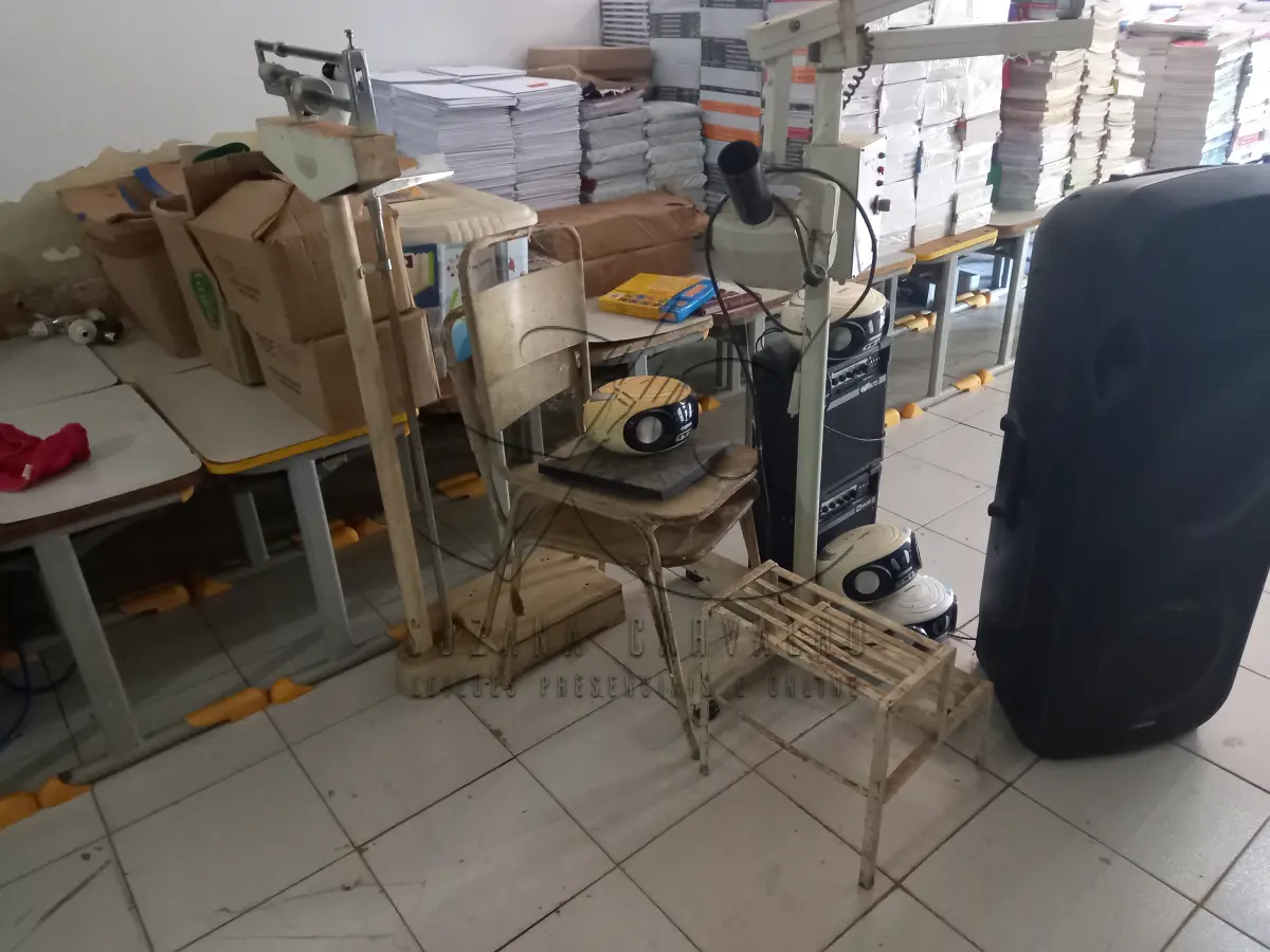 LOTE 005 - SUCATAS MOBILIÁRIOS