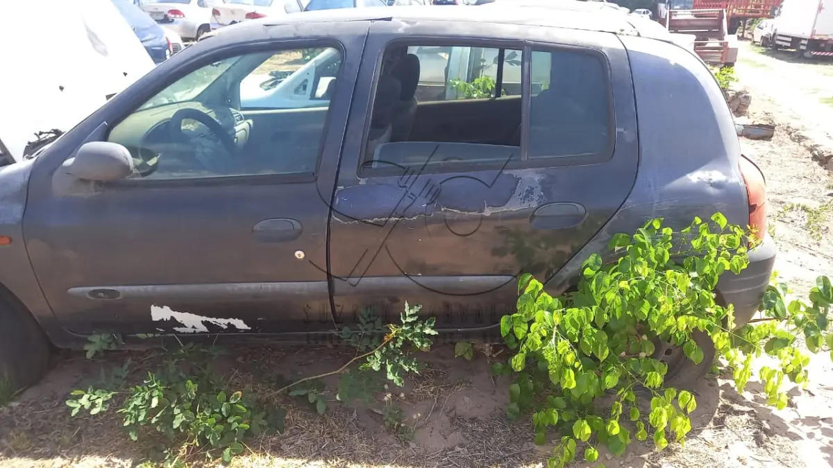 LOTE 001 - SUCATA RENAULT