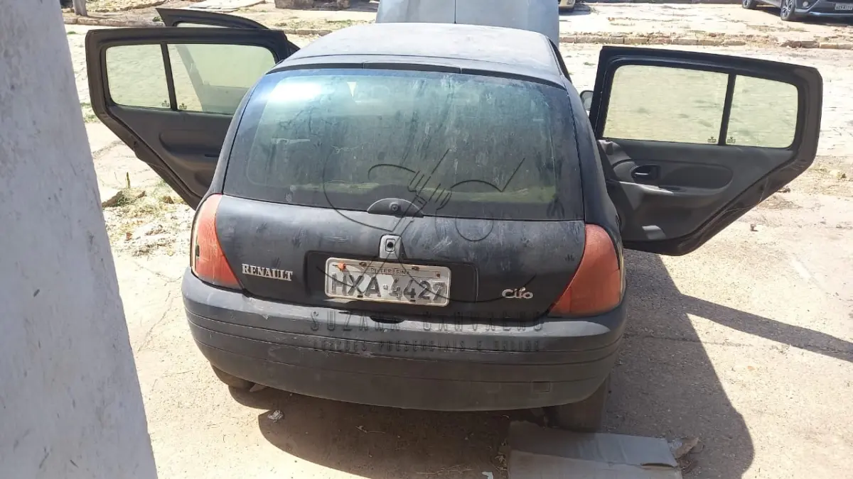 LOTE 015 - VEÍCULO RENAULT CLIO RL