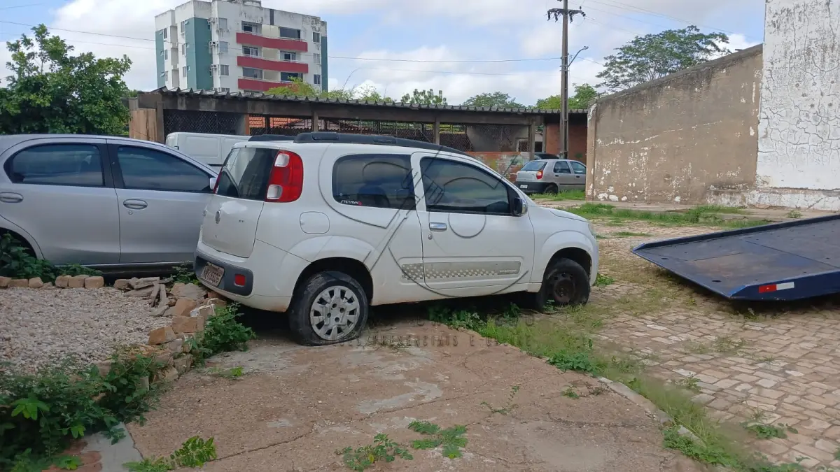 LOTE 004 - VEÍCULO FIAT